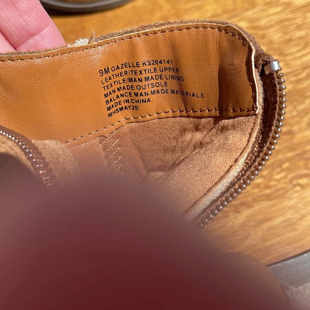 Kenzie tan ankle zip up boots | Size 9